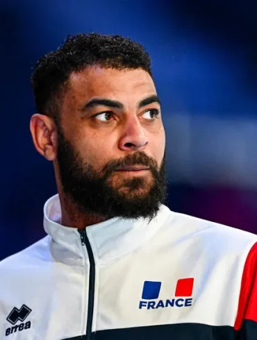 Earvin Ngapeth, star du volley-ball français, se dévoile dans une bande dessinée