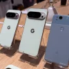 Google dévoile ses nouveaux smartphones Pixel 10 avec une touche d'humour et de fierté