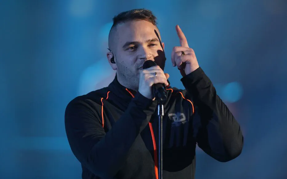 Jul démontre son polyvalence musicale mais divise les fans