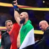 Khamzat Chimaev devient champion des poids moyens de l'UFC grâce à une victoire dominante