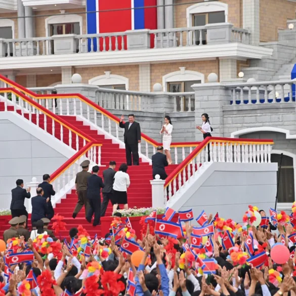 Kim Jong-un récompense des officiers nord-coréens pour leur bravoure militaire