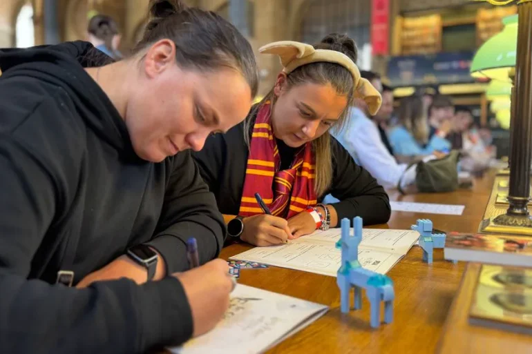 La magie opère sur le territoire français : des fans s'immergent dans l'univers fantastique
