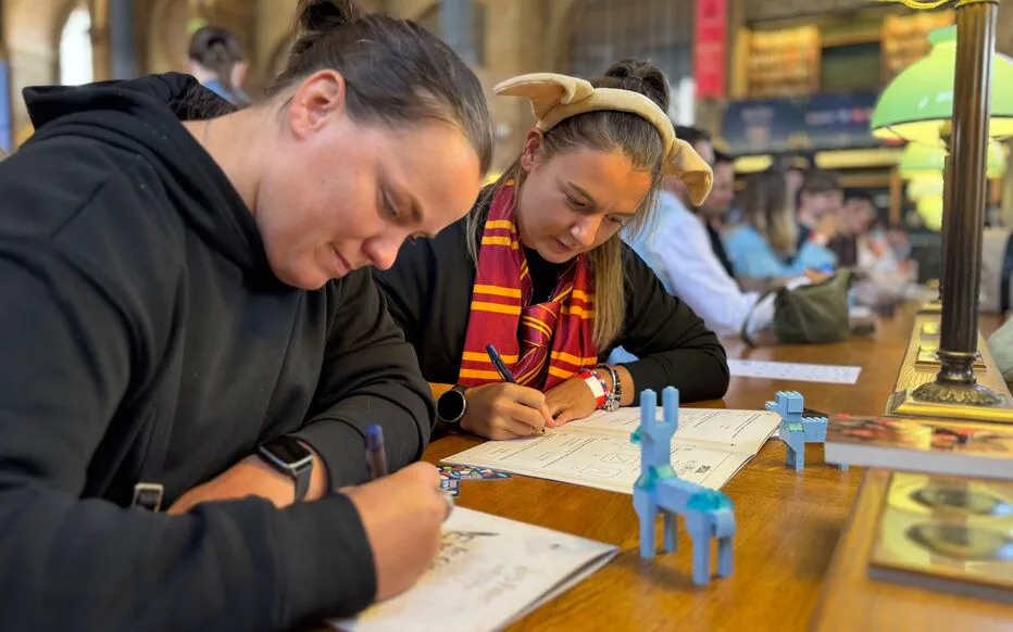 La magie opère sur le territoire français : des fans s'immergent dans l'univers fantastique