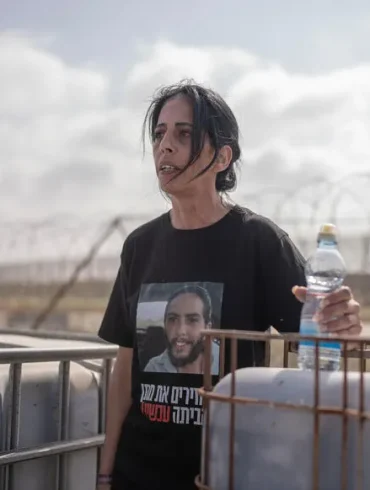 La mère d'un otage israélien lance un avertissement au Premier ministre