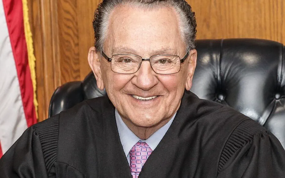 La mort du juge Frank Caprio : un juge humaniste qui a conquis les cœurs américains