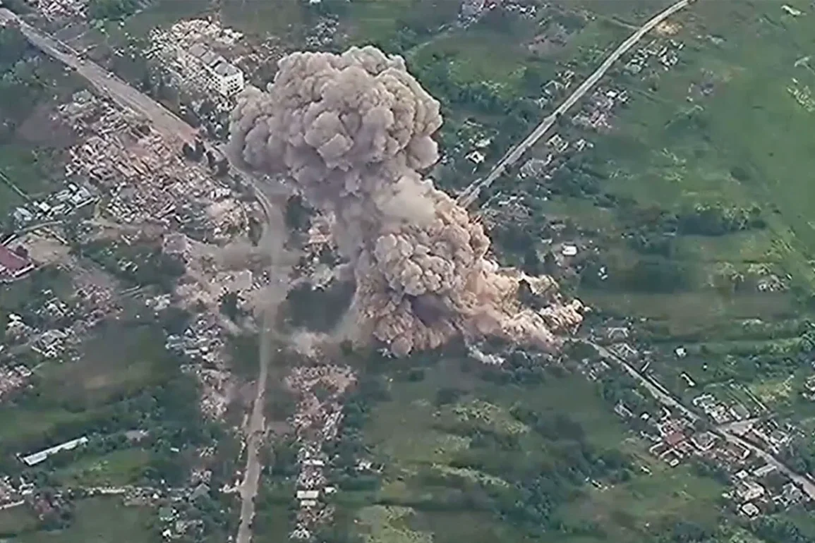 L'armée russe frappe des positions ukrainiennes à Donetsk avec des bombes planantes et des missiles