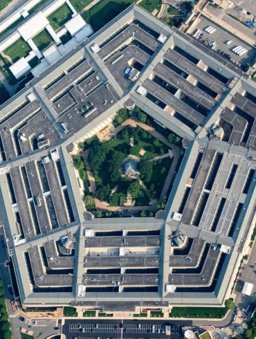 Le Pentagone attribue un contrat majeur à Raytheon Technologies pour la production de missiles AMRAAM