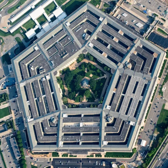 Le Pentagone attribue un contrat majeur à Raytheon Technologies pour la production de missiles AMRAAM