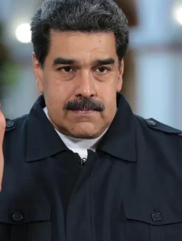 Le président Maduro dénonce le déploiement de navires de guerre américains près du Venezuela