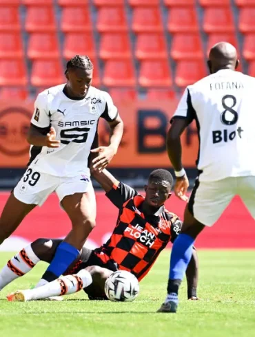 Le Stade Rennais sans chaussettes : une rencontre insolite face au FC Lorient