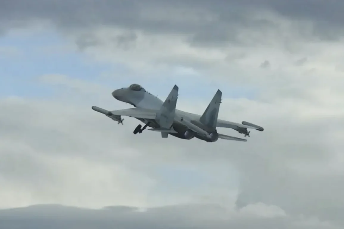 Les chasseurs multirôles russes Su-35S et Su-34 : une combinaison redoutable pour les missions de frappe