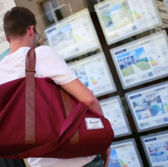 Les étudiants dorment dans une gare néerlandaise après une nuit agitée lors de la semaine d'intégration