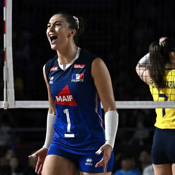 Les femmes volent au sommet : les Bleues se qualifient pour les huitièmes de finale du Championnat du monde de volley-ball