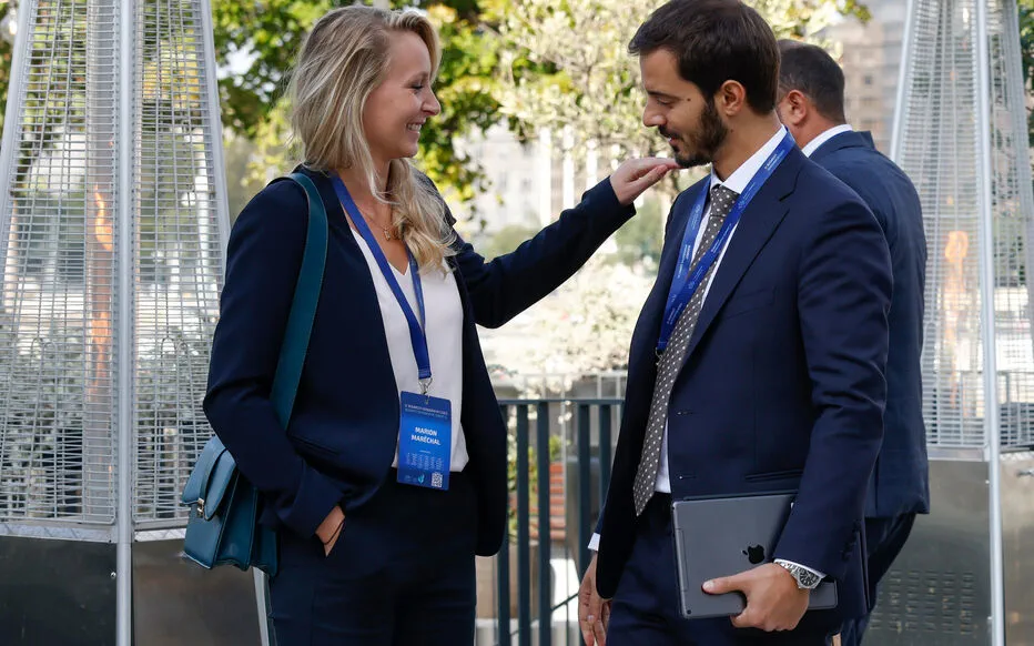 Marion Maréchal et son époux échappent à un accident de la route en Italie