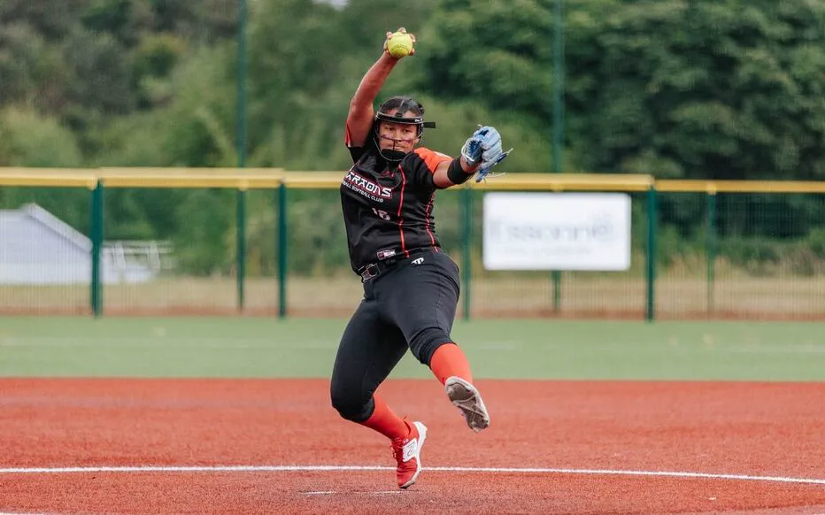 Océane, 14 ans, représentant la France à la Coupe d'Europe des clubs de softball