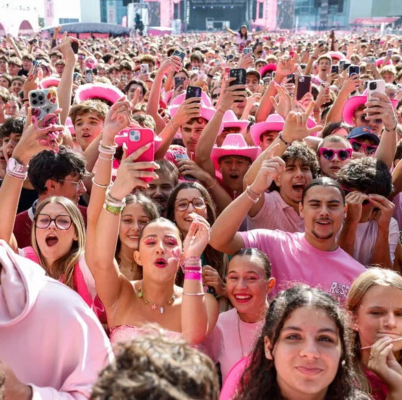 Oli et Lena Situations font vibrer le public du Rose Festival à vélo électrique