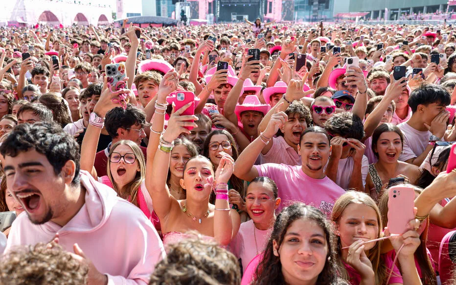 Oli et Lena Situations font vibrer le public du Rose Festival à vélo électrique