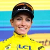 Pauline Ferrand-Prévot écrase le col de la Madeleine et devient la première Française à porter le Maillot jaune