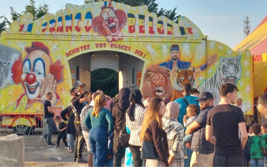 Polémique autour d'un cirque ambulant : les enfants émerveillés et le conflit politique