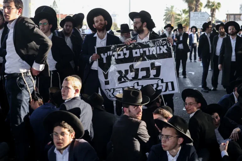 Tension et colère au sein des communautés religieuses orthodoxes israéliennes