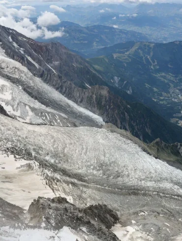 Tragédie sur le Mont-Blanc : un alpiniste italien perd la vie
