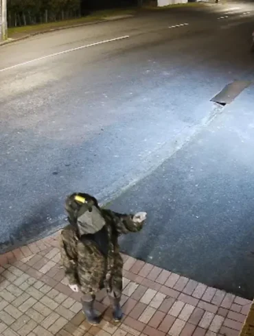 Un braquage insolite filmé par les caméras de vidéosurveillance : un père et son enfant se font la belle dans une épicerie néo-zélandaise