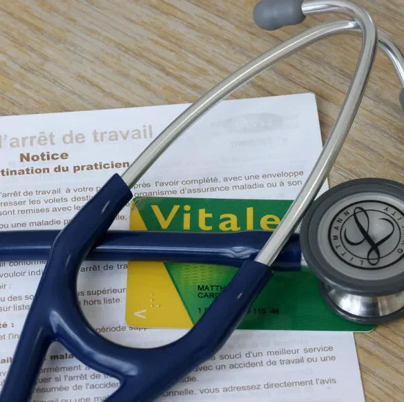 Un duo inattendu au cœur d'une affaire disciplinaire : l'expert en droit social et le psychiatre