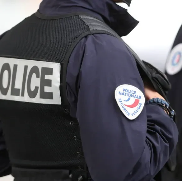 Un homme arrêté pour avoir délibérément renversé un policier lors d'un contrôle de routine