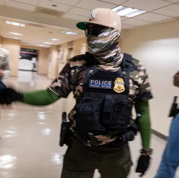 Un slogan provocateur pour une campagne de recrutement audacieuse : « L'Amérique a besoin de héros »