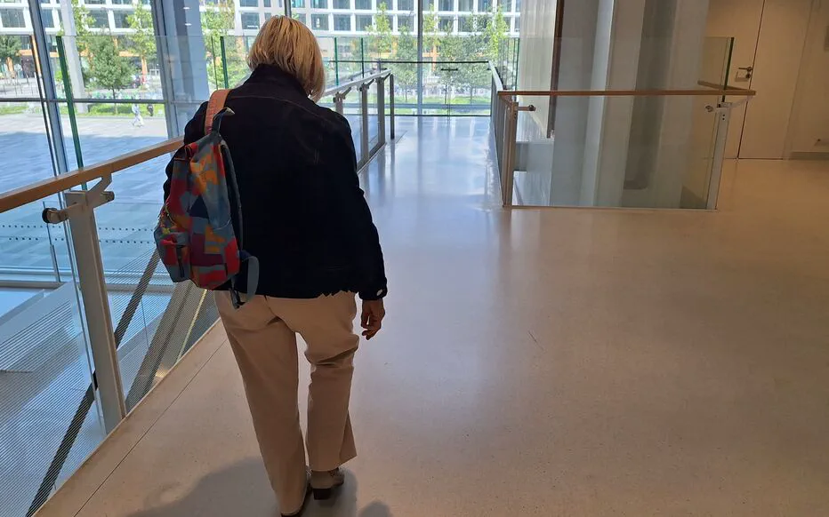 Une femme âgée quitte le tribunal sans attendre sa sentence après 50 ans de séparation