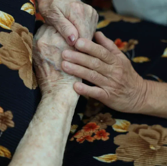 Une rencontre inattendue entre deux frères et sœurs séparés depuis 80 ans