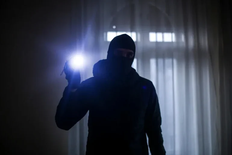 Vol de Bijoux à Paris : un Million d'Euros Perdus