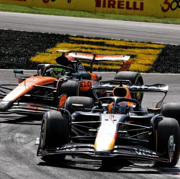 Accrochage entre Carlos Sainz et Oliver Bearman : Les deux pilotes s'en sortent indemnes