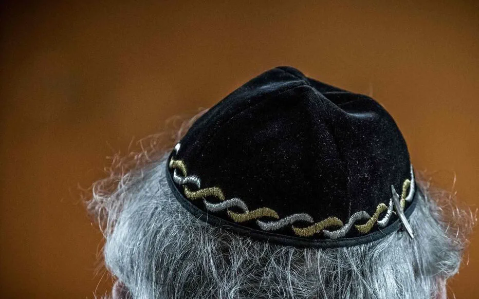 Attaque antisémite choquante en France : un homme gravement blessé