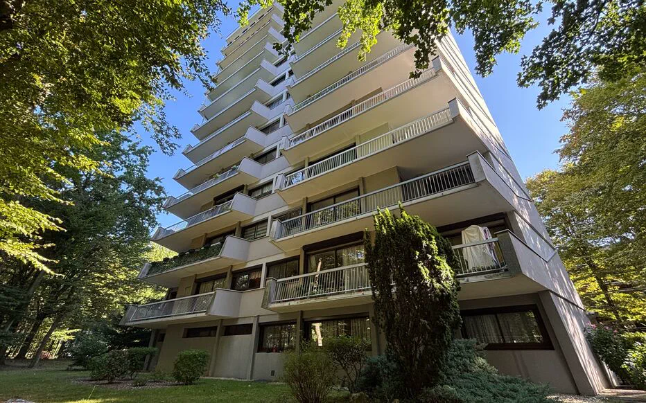 Drame dans un quartier tranquille à Tremblay-en-France : une adolescente décède après s'être jetée par la fenêtre