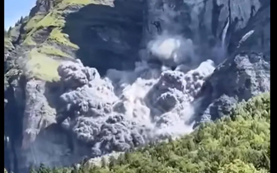 Éboulement spectaculaire dans le Cirque du Fer à Cheval : aucun blessé mais un volume important de roche s'est effondré