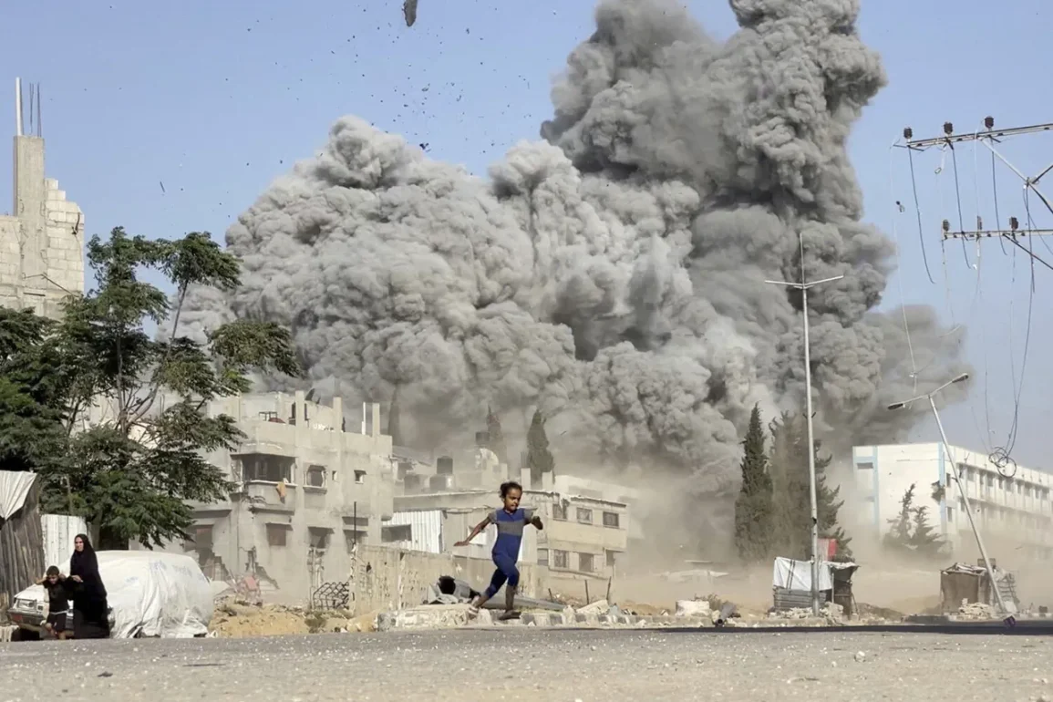 Israël intensifie son offensive sur Gaza, des maisons habitées visées