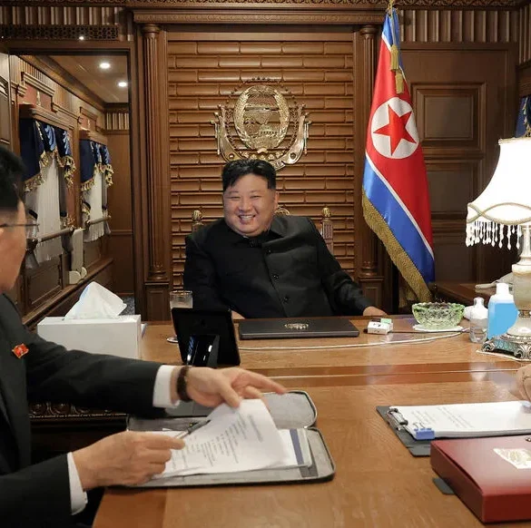 Kim Jong-un voyage secrètement en Chine pour assister à un défilé militaire historique