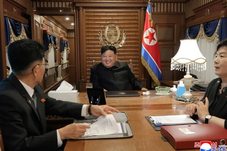 Kim Jong-un voyage secrètement en Chine pour assister à un défilé militaire historique