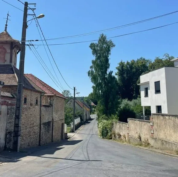 La colère des villageois face aux fêtes endiablées