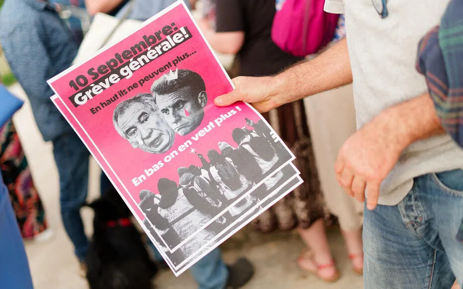 La colère monte, hors des murs