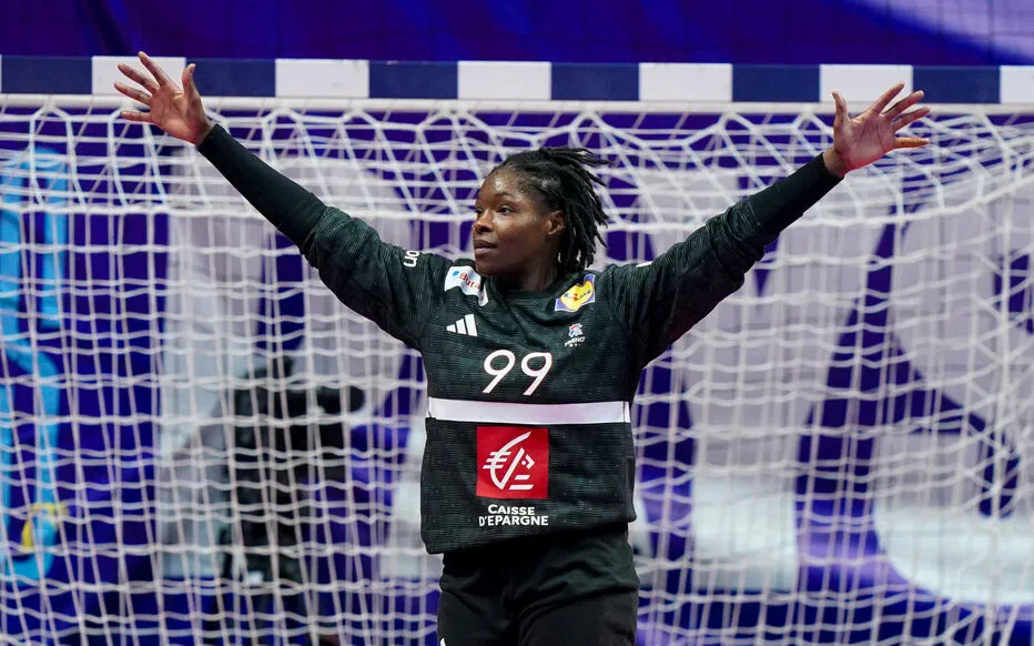 La Fédération française de handball se mobilise contre le racisme lors d'un match en Hongrie