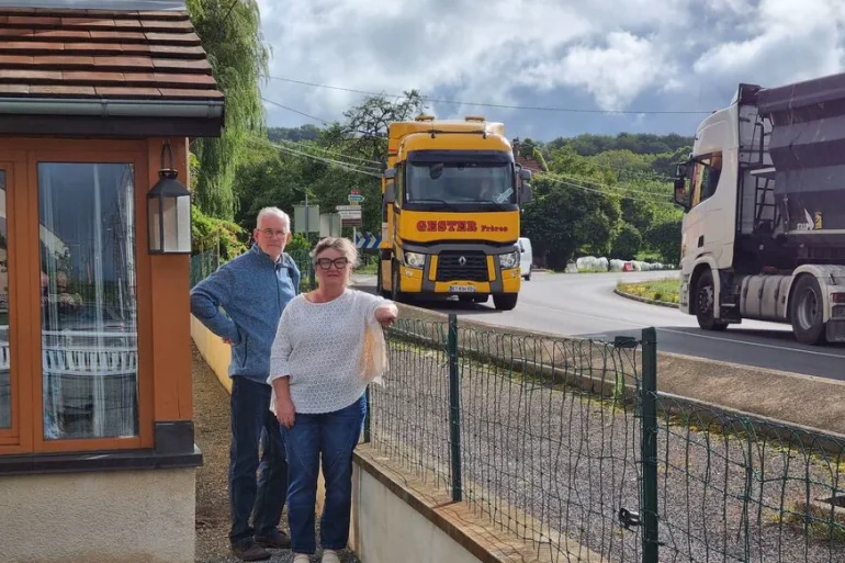 La frustration des résidents face au trafic constant sur la RN19