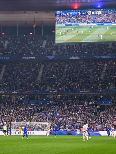 La rencontre cruciale des Bleus face à l'Islande : vers un retour au Stade de France ?