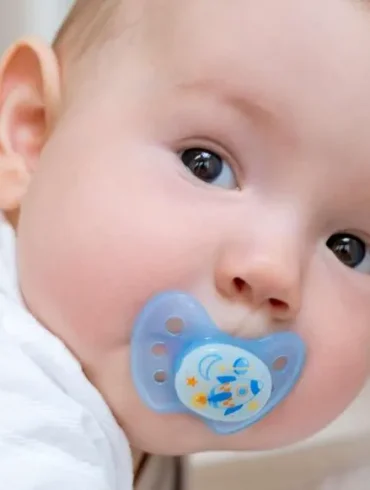 La sucette : un outil essentiel pour le développement buccal des tout-petits