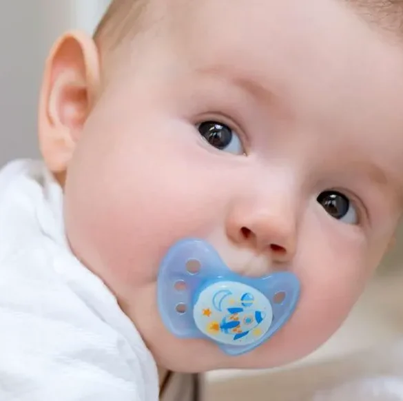 La sucette : un outil essentiel pour le développement buccal des tout-petits