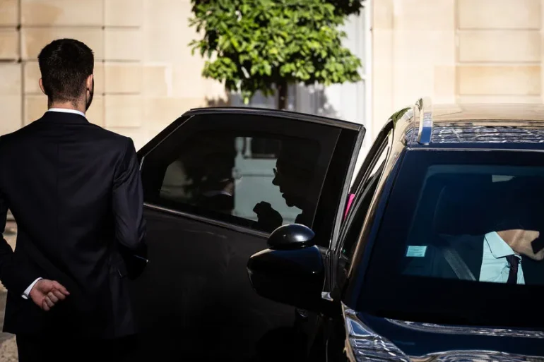 Le gouvernement prend des mesures contre les privilèges des anciens Premiers ministres