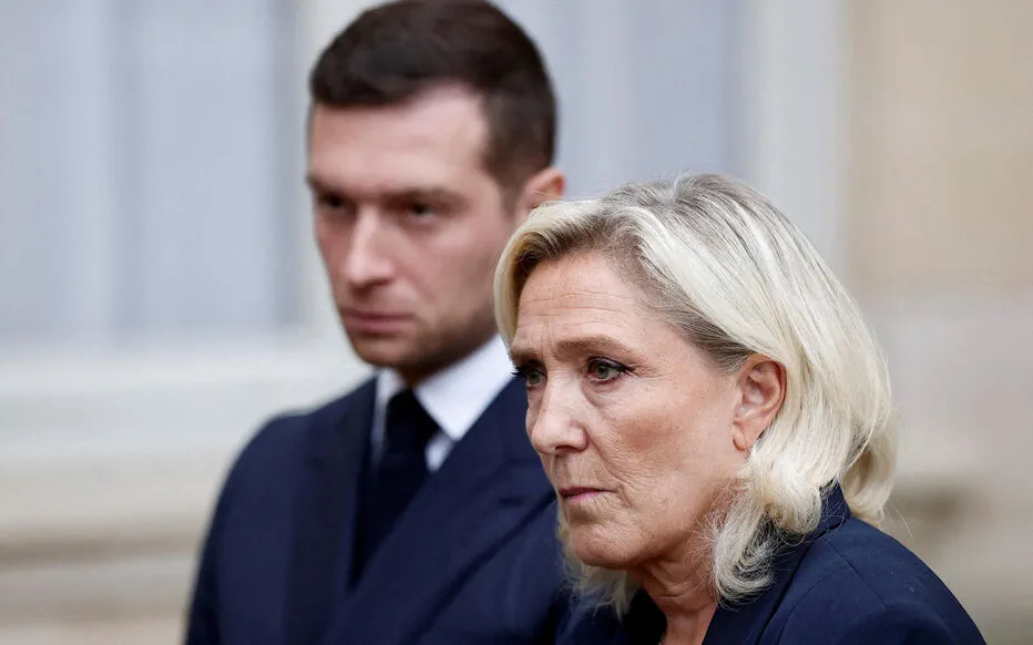 Le Pen sème le doute sur la tenue des législatives