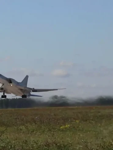 Les bombardiers russes effectuent des exercices intenses dans l'exercice « Ouest-2025 »