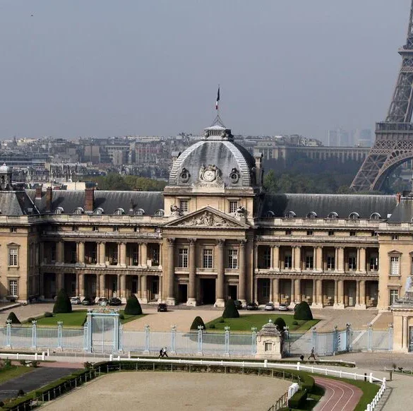 Les ovnis à l’école militaire